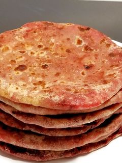 A picture of Beetroot Mix Veg Paratha.