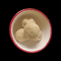 A picture of Besan Til Laddu.