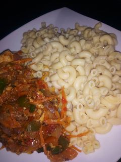 Macaroni da miyar karas ainihin hoton girkin