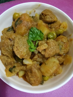 आलू मटर सोयाबीन करी (aloo matar soyabean curry recipe in Hindi) रेसिपी मुख्य फोटो