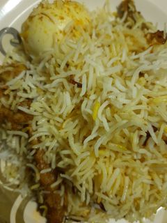 চিকেন বিরিয়ানি (Chicken Biriyani recipe in Bengali) রেসিপির প্রধান ছবি