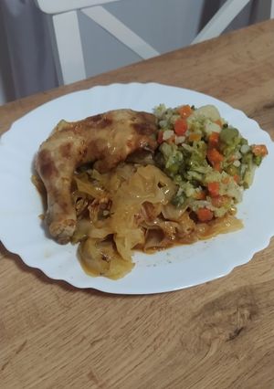 Csirkecomb káposzta ágyon recept fotója
