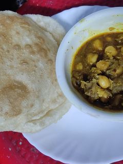 ছোলে ভাটুরে(Chole bhature recipe in Bengali) রেসিপির প্রধান ছবি