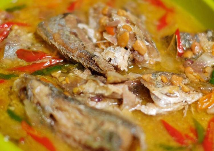 Langkah Menyiapkan Tauco Ikan Pedas yang Lezat Sekali
