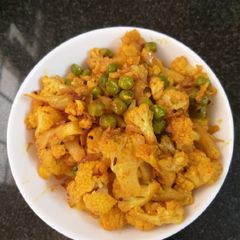 Cauliflower matar curry A picture of Cauliflower matar curry.