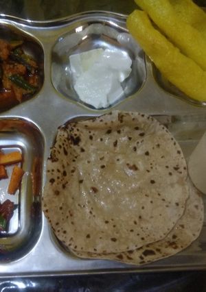 ગુજરાતી ભોજન રેસીપી મુખ્ય ફોટો