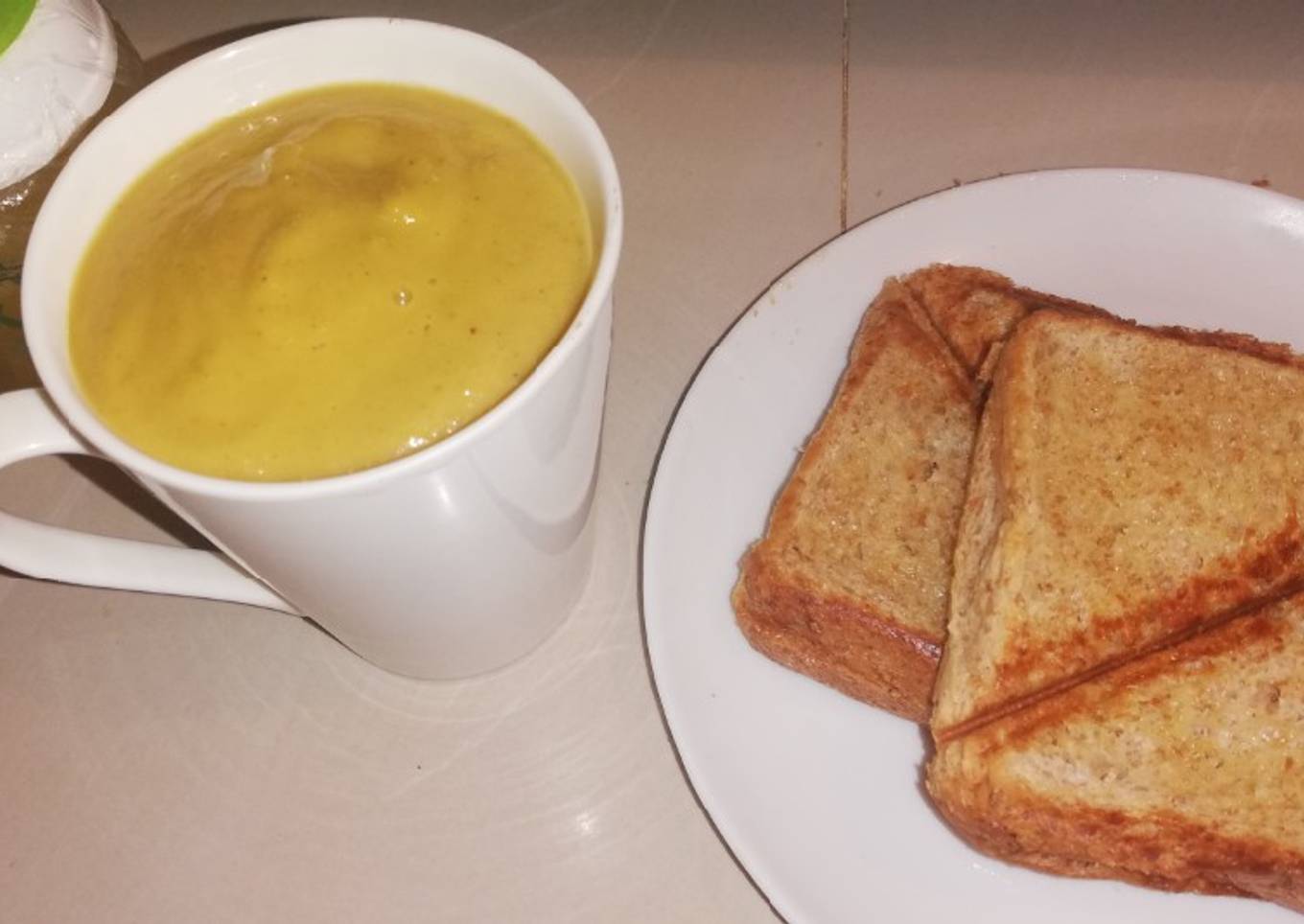 Pumpkin soup & buttered toast