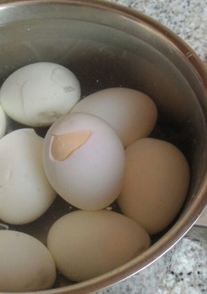 Una foto de Huevos duros 2 (sin morir en el intento 2)