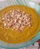 Crema de espárragos y zanahoria con almendras
