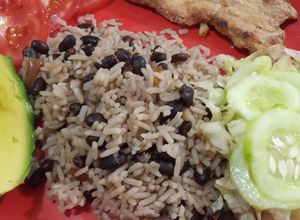 Una foto de Arroz congri. Cena cubana