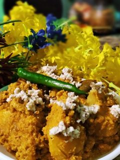 নারকল আলুর দম (narkel aloor dum recipe in Bengali) রেসিপির প্রধান ছবি