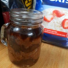 A picture of Oats banana cocoa pudding jar.