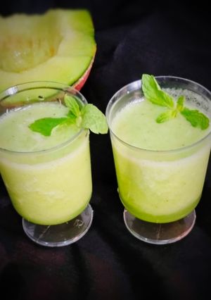 A picture of Muskmelon Mint cooler.