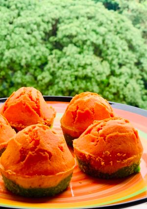 एग्ग्लेस तिरंगा कप मफीन (eggless muffin recipe in marathi) रेसिपी चे मुख्य फोटो 