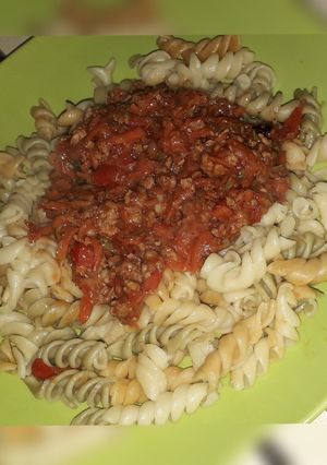 Una foto de Salsa con verduras y carne molida 😋