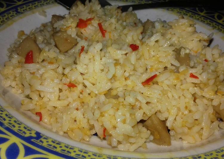 Cara Menyiapkan Nasi goreng mendadak (no bawang merah) Lezat Sekali