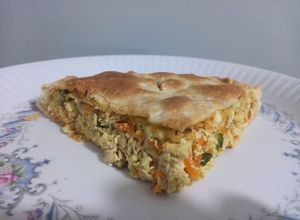 Una foto de Pascualina de pollo y verduras 🥧🍗🥕 | Fácil y Nutritiva 👍🚀