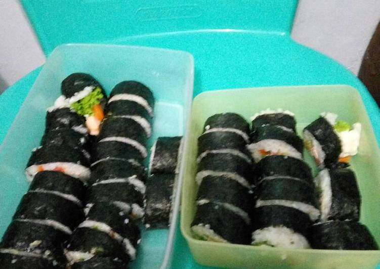 Langkah Mudah untuk Membuat Sushi pertama coba dan sukses Anti Gagal