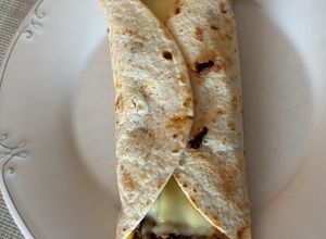 Foto de Wrap de cheddar e carne