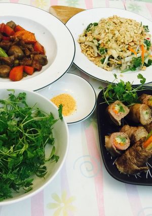 Hình của món Bò cuộn rau quả áp chảo.