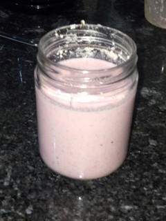 Una foto de Batido de fresas, semillas de cáñamo y kéfir