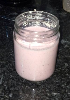 Una foto de Batido de fresas, semillas de cáñamo y kéfir