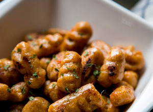 Édesburgonya gnocchi (gluténmentes, paleo, vegán, vegetáriánus) recept fotója