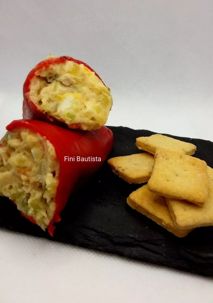 Una foto de Pimientos de piquillo rellenos de ensaladilla