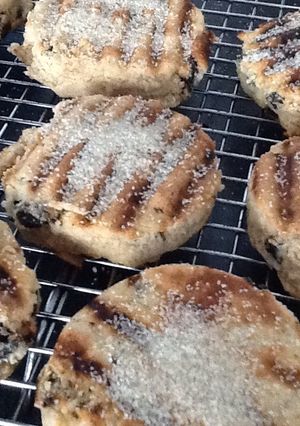 A picture of Welsh cakes.