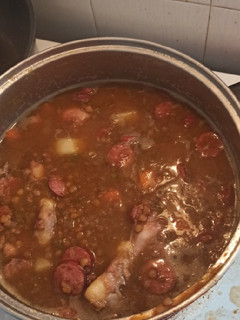 Una foto de Lentejas con chorizo y pollo