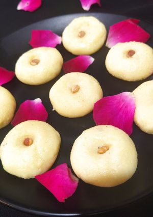 इंस्टेंट पेड़ा रेसिपी मुख्य फोटो
