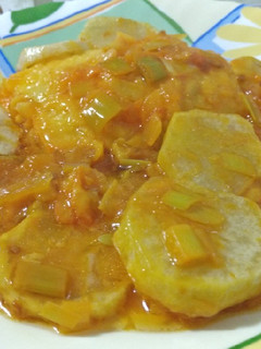 Una foto de Bacalao en salsa de puerro y cebolla