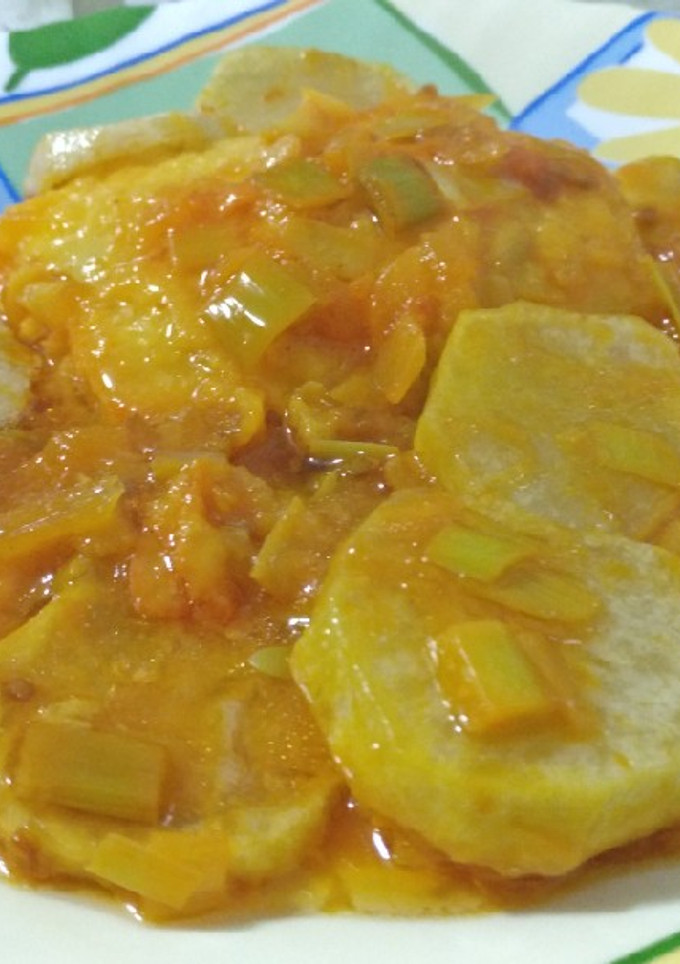Una foto de Bacalao en salsa de puerro y cebolla