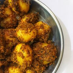 A picture of Spicy baby potato curry.