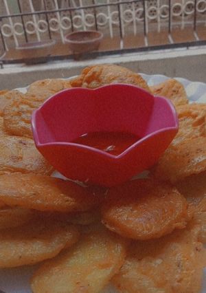 A picture of Aloo k pakoray 🤤.