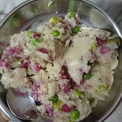 A picture of Upma idli.