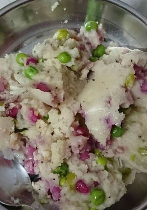 A picture of Upma idli.