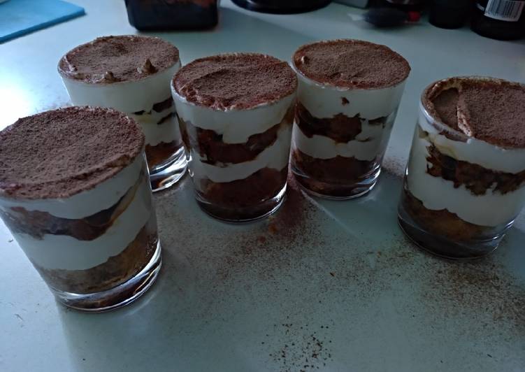 Tiramisú facilísimo y sin huevo