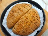 आटा गार्लिक ब्रेड (विदाउट यीस्ट और अवन)(atta garlic bread without yeast and oven recipe in hindi)