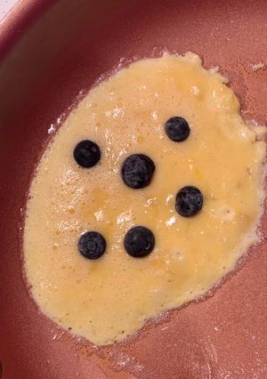 A picture of 2+ ingredient banana pancakes.