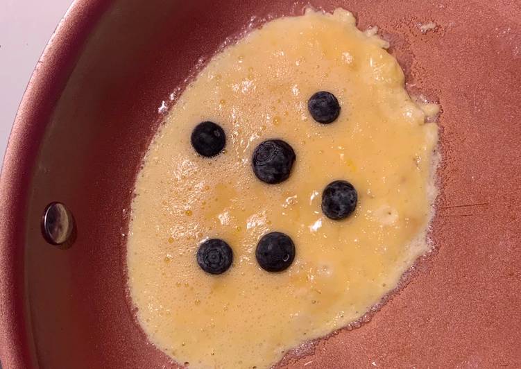 2+ ingredient banana pancakes