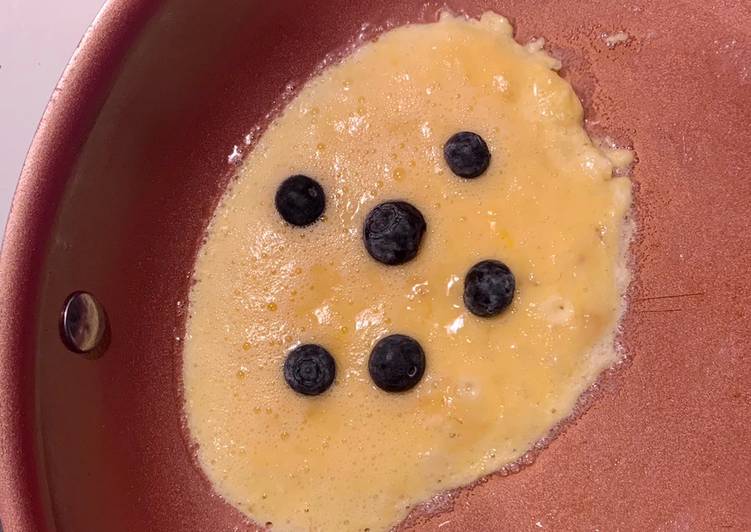 Simple Way to Make Award-winning 2+ ingredient banana pancakes