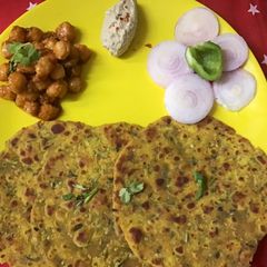 A picture of Missi roti.
