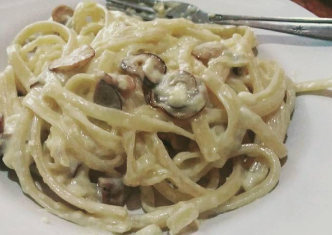 Simple Fettuccini Carbonara