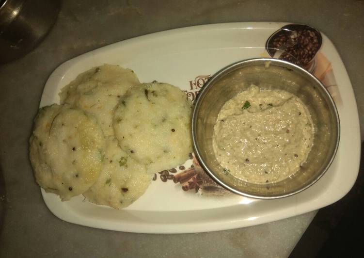 Step-by-Step Guide to Prepare Favorite Vegetable idli with peanut coconut chutney