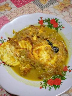 Foto resep Telur ceplok kuah kuning