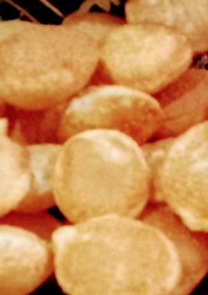 आटा गोलगप्पे (aata golgappe recipe in Hindi) रेसिपी मुख्य फोटो