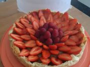 Une photo de compote framboise