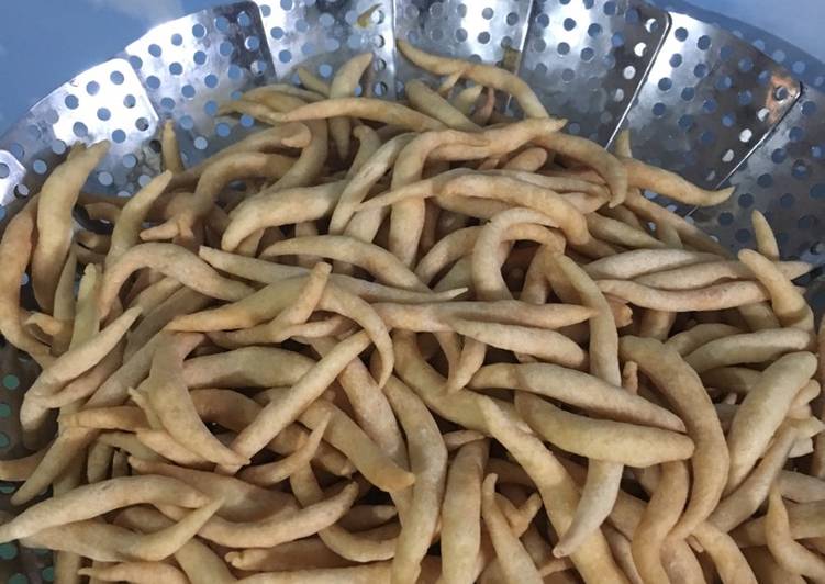 Cara termudah untuk Diet Makan di DimeStik telor gabus (kue daki 😆)