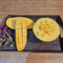 A picture of Mango yoghurt.